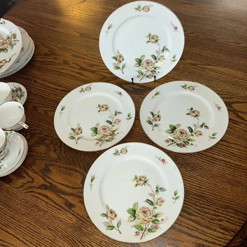 Lynmore Golden Rose Dinner Plates Set 4 Cottagecore French Country China MCM